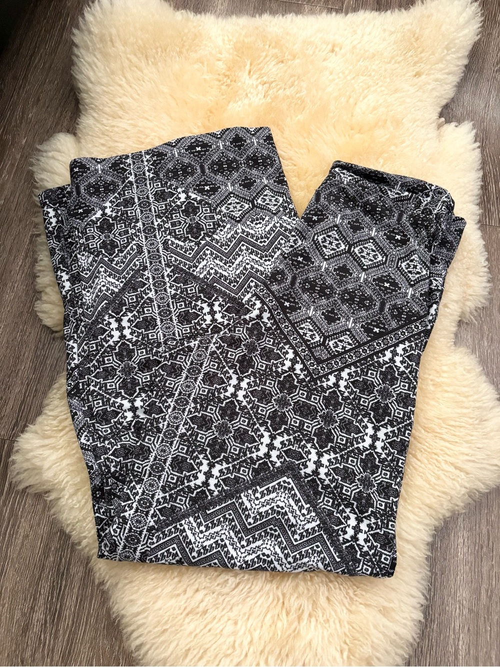 Just Be Black & White Geometric Pattern Pants